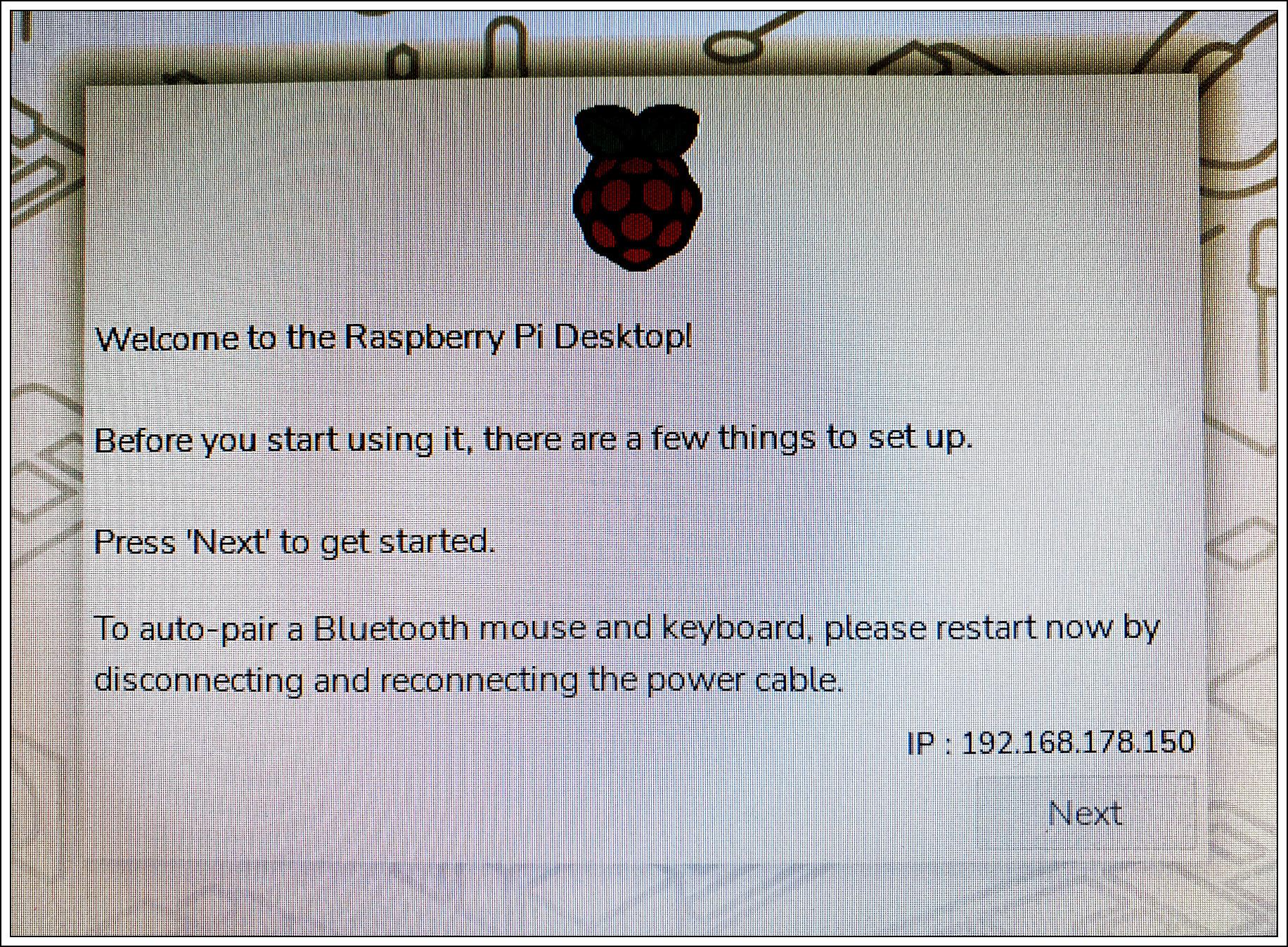 Bildbeschreibung: 
Ein “echter”, mit einer Kamera erstellter Screenshot der Anmeldeseite.