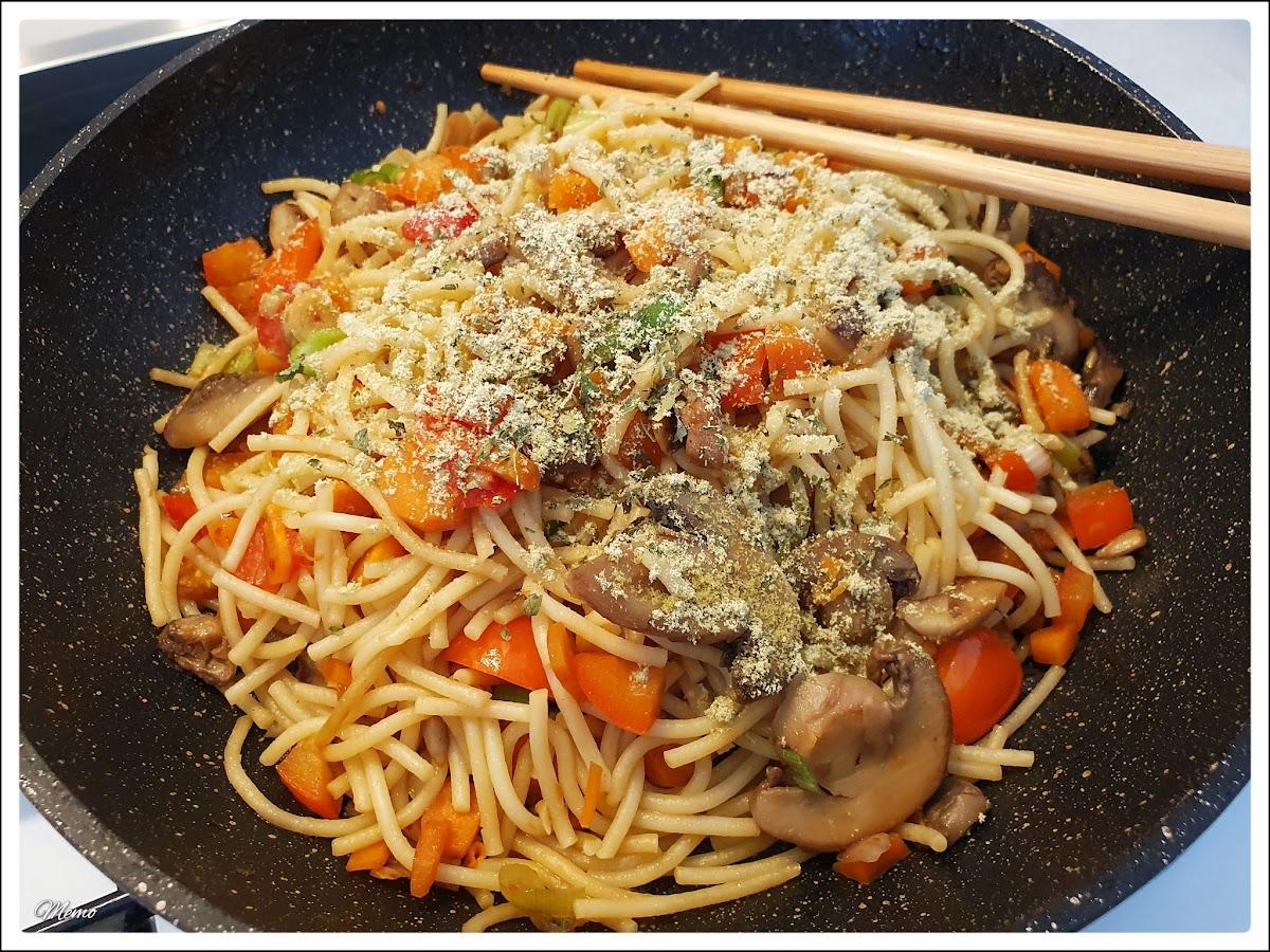 Bildbeschreibung: 
Das fertige Gericht noch in der Pfanne.